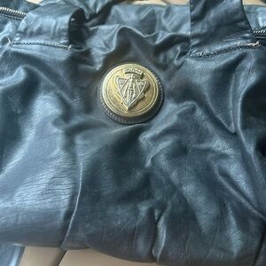 Vintage Gucci must go